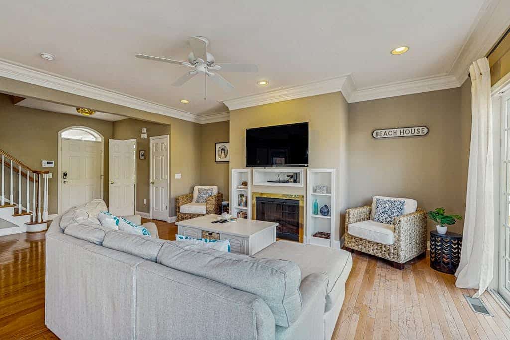Loggerhead townhouse with gas grill, WiFi, and jetted tub