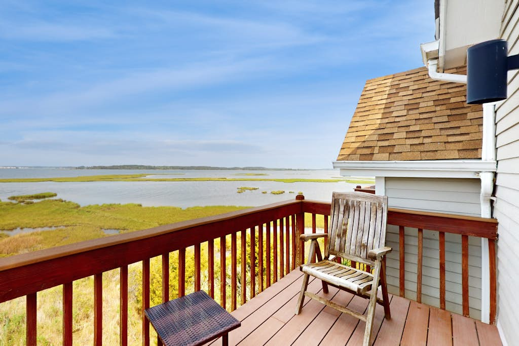 Seatowne - 36912 Bayside Dr