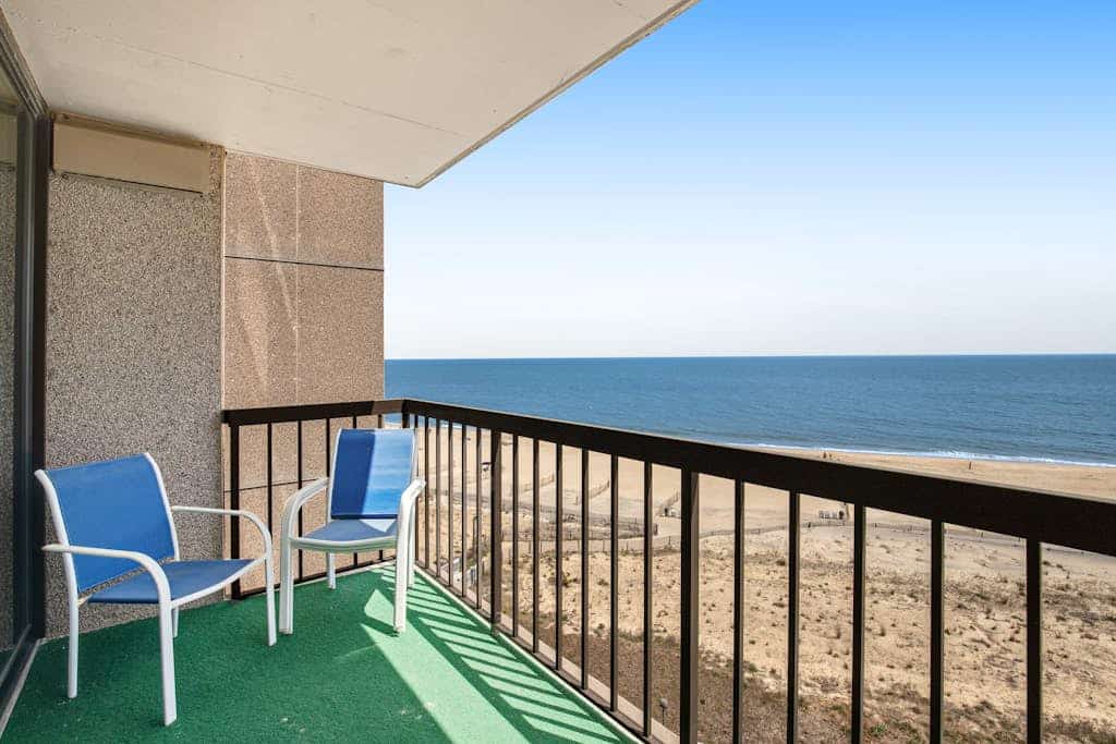 Sea Colony 7th-floor condo with oceanfront indoor/outdoor pools - steps to beach