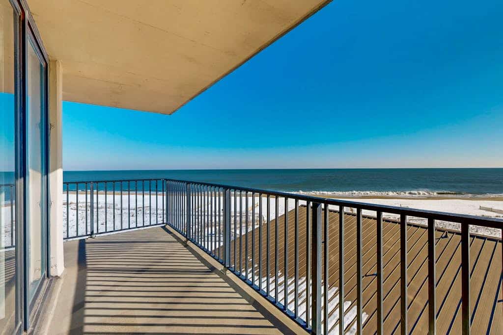 Sea Colony 5th Floor Ocean View Condo with Gym