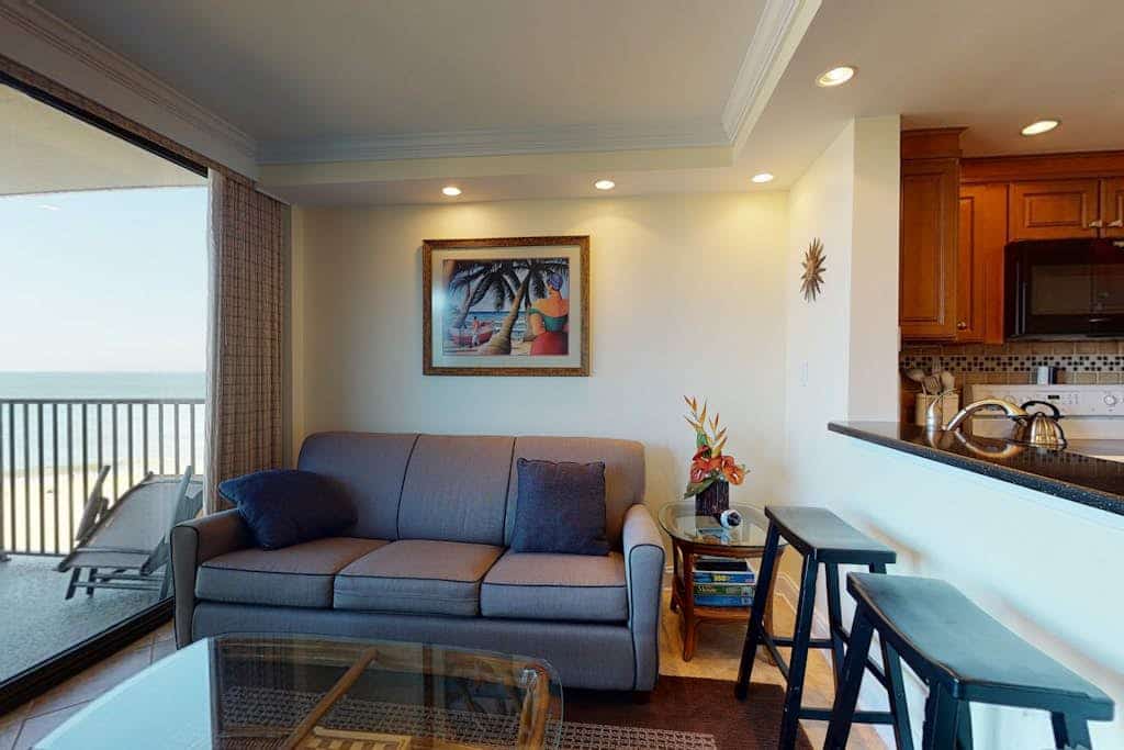 Sea Colony Ocean 7th floor condo w/ free WiFi, shared sauna, and pool
