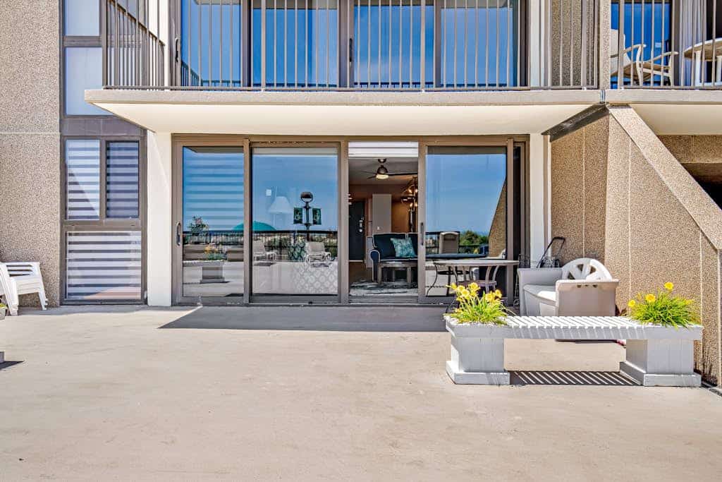 Sea Colony ocean 1st-floor condo with elevator, 12 pools, hot tubs, b-ball court