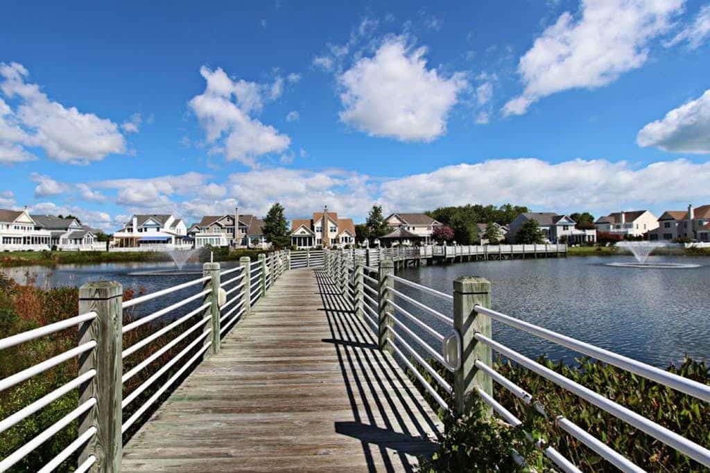 Bethany Lakes house with a community pool, gym, tennis & free WiFi