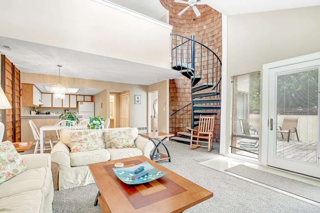 Sea Colony Tennis 1st-floor condo with gym, pool, & basketball court