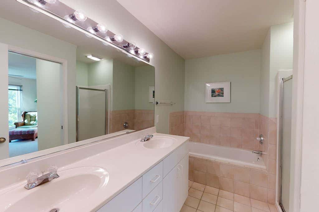 Sea Colony - 56044 Pinewood Dr
