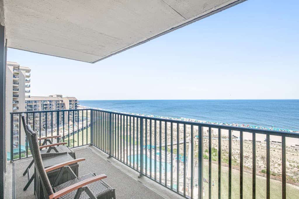 Sea Colony Ocean 9th floor condo with balcony, sauna & tennis
