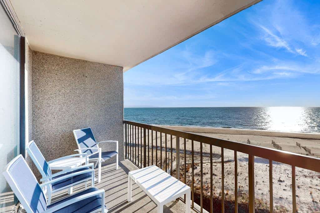 Sea Colony Ocean 6th floor condo w/ basketball court, elevator, and shared sauna