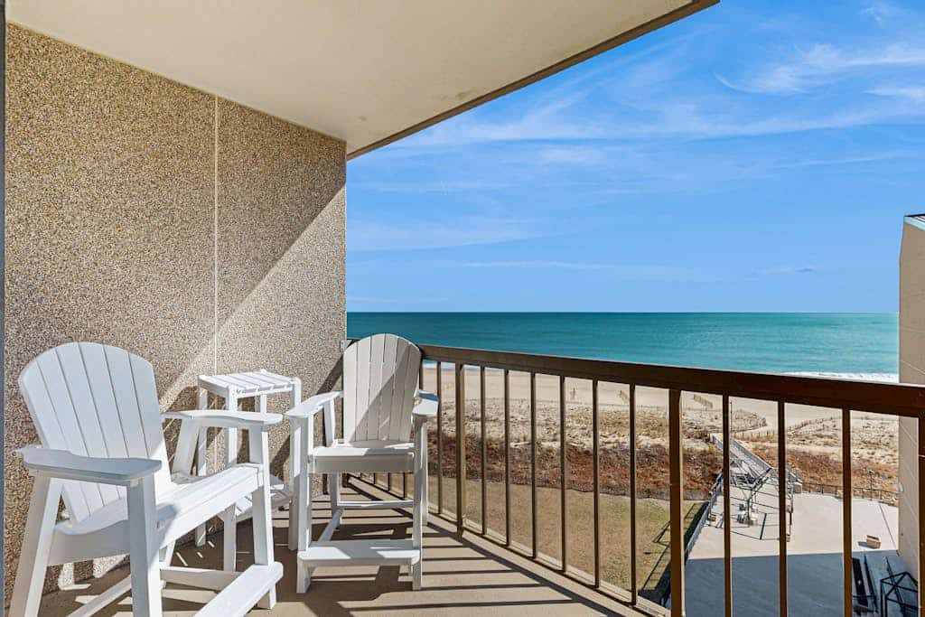Sea Colony Ocean 8th floor condo w/ free WiFi, elevator, and tennis court
