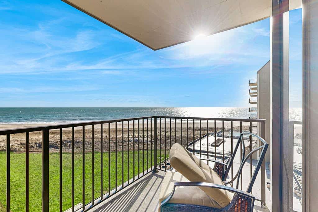 Sea Colony Ocean 6th floor condo w/ basketball court, gym