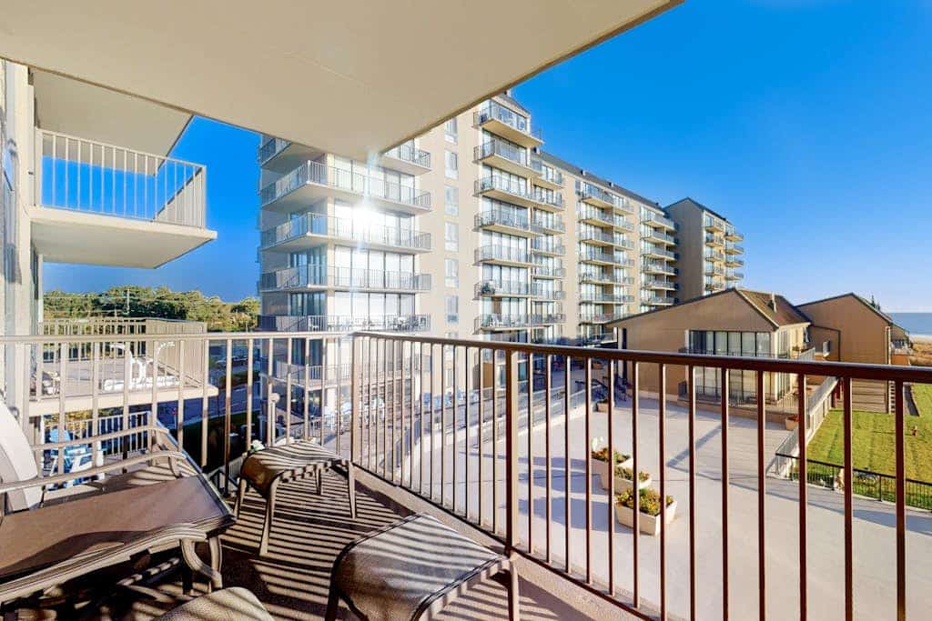 Sea Colony Ocean 3rd floor condo w/ pool, tennis court, and gym