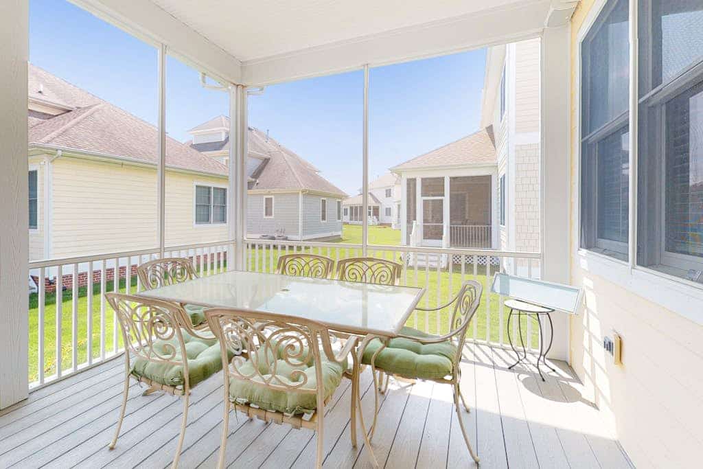 Bayside Resort house w/ basketball court, fireplace, gym, and golf on-site