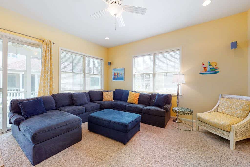 Bayside Resort house w/ basketball court, fireplace, gym, and golf on-site