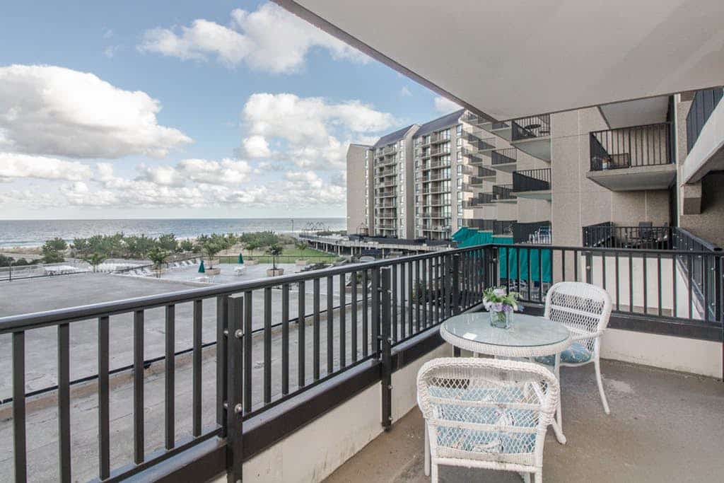 Sea Colony Ocean 2nd floor condo w/ basketball court, pool, and balcony