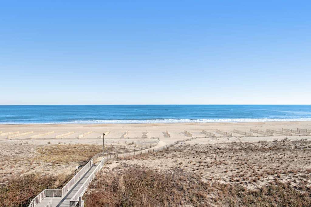 Oceanfront fifth-floor condo with sauna, pools, & hot tub on-site