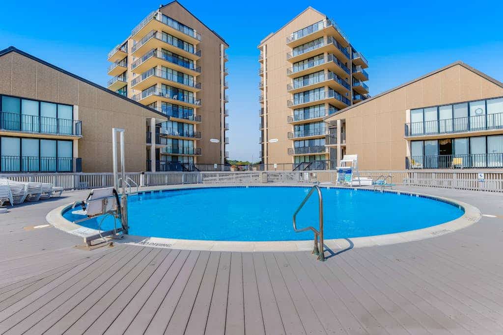 Sea Colony 5th-floor ocean-view condo with sauna, pool, hot tub, & basketball