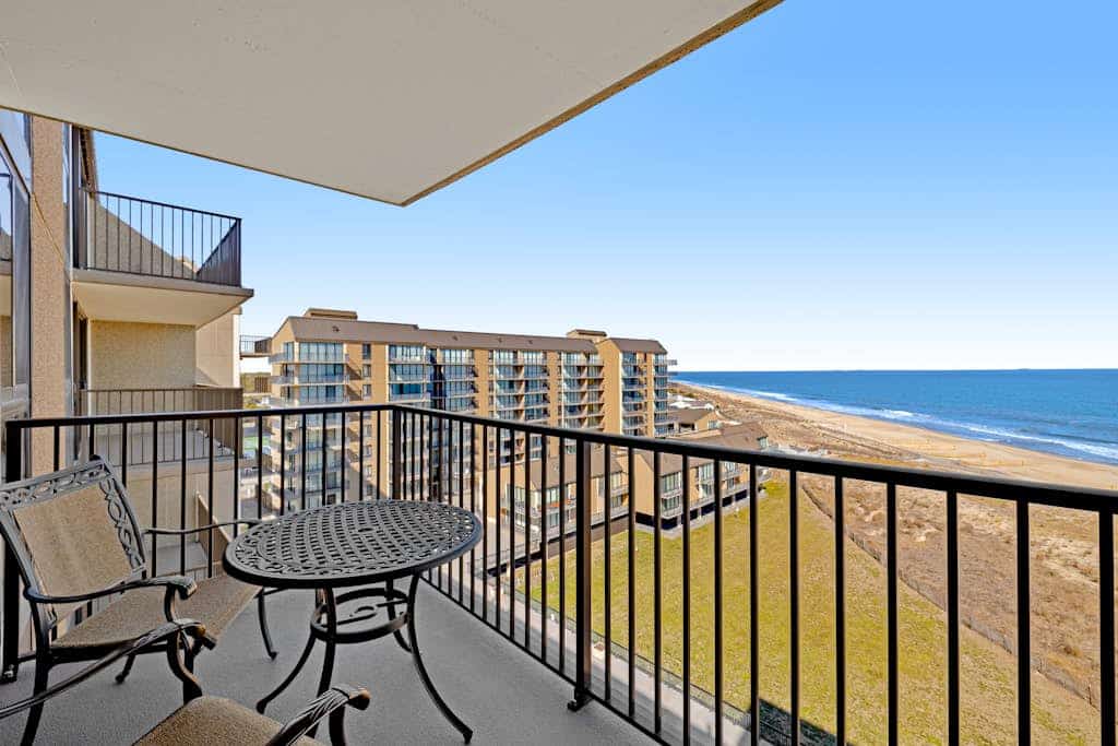 Sea Colony Ocean 8th floor condo w/ pool, free WiFi, & basketball court