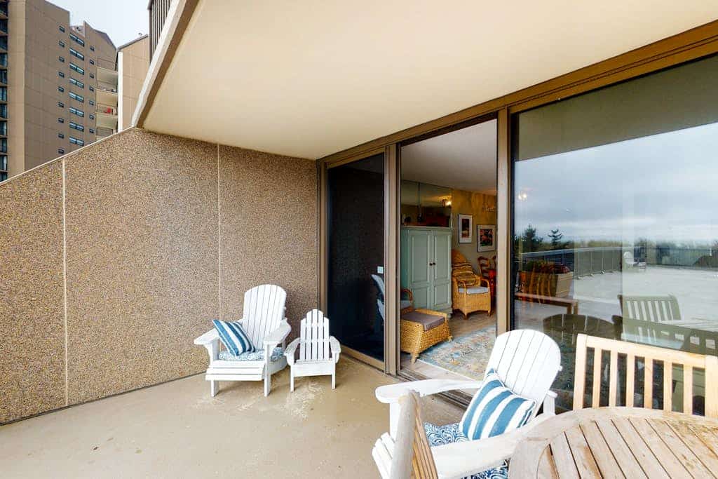 Sea Colony Ocean 1st floor condo w/ pools, private beach and free WiFi
