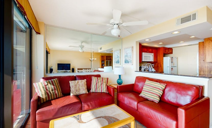 Sea Colony 5th floor condo w/ shared gym, tennis court & sauna - ocean view