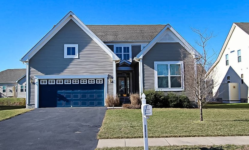 Swann Cove dog-friendly house w/ balcony, gas fireplace, and shared pool