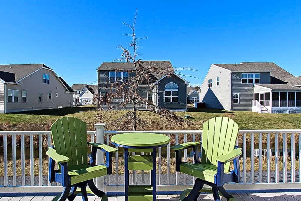 Swann Cove dog-friendly house w/ balcony, gas fireplace, and shared pool