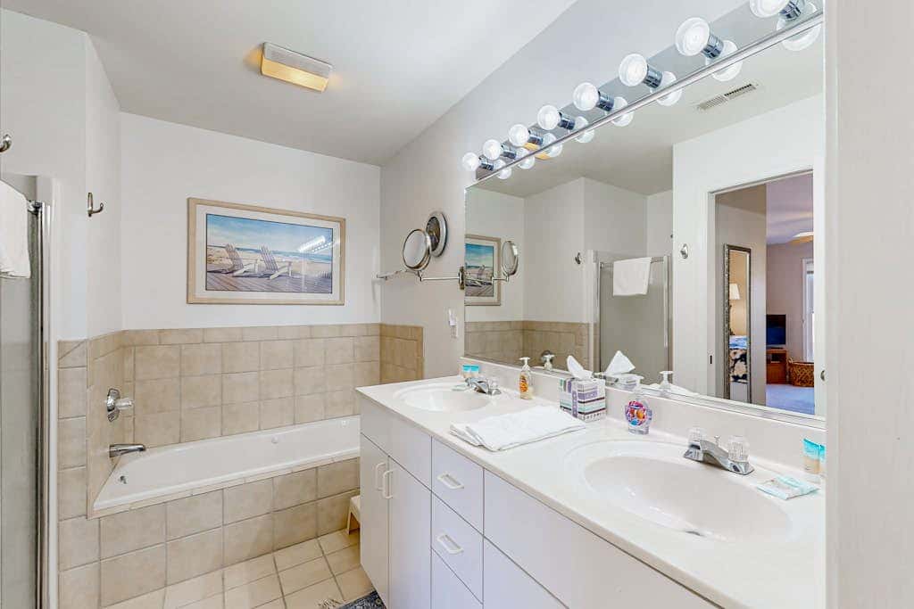 Sea Colony - 56049 Pinewood Dr