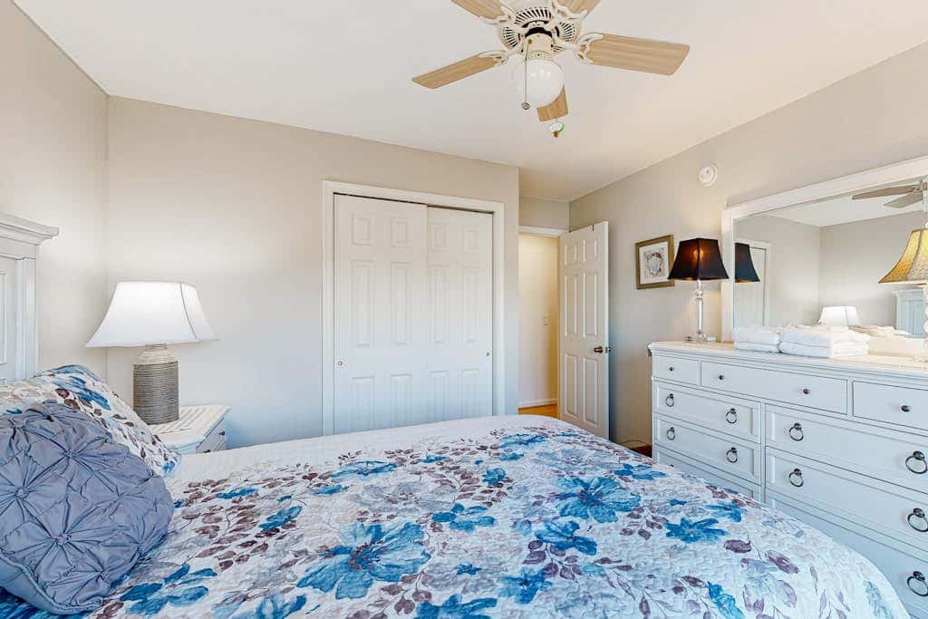 Sea Colony - 56049 Pinewood Dr