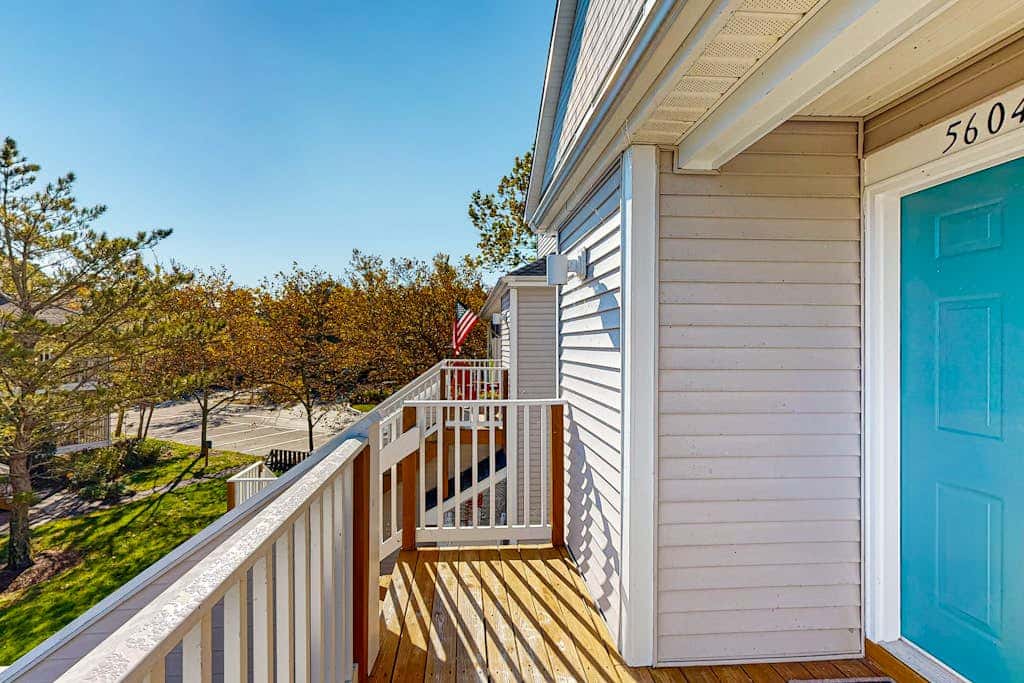 Sea Colony - 56049 Pinewood Dr