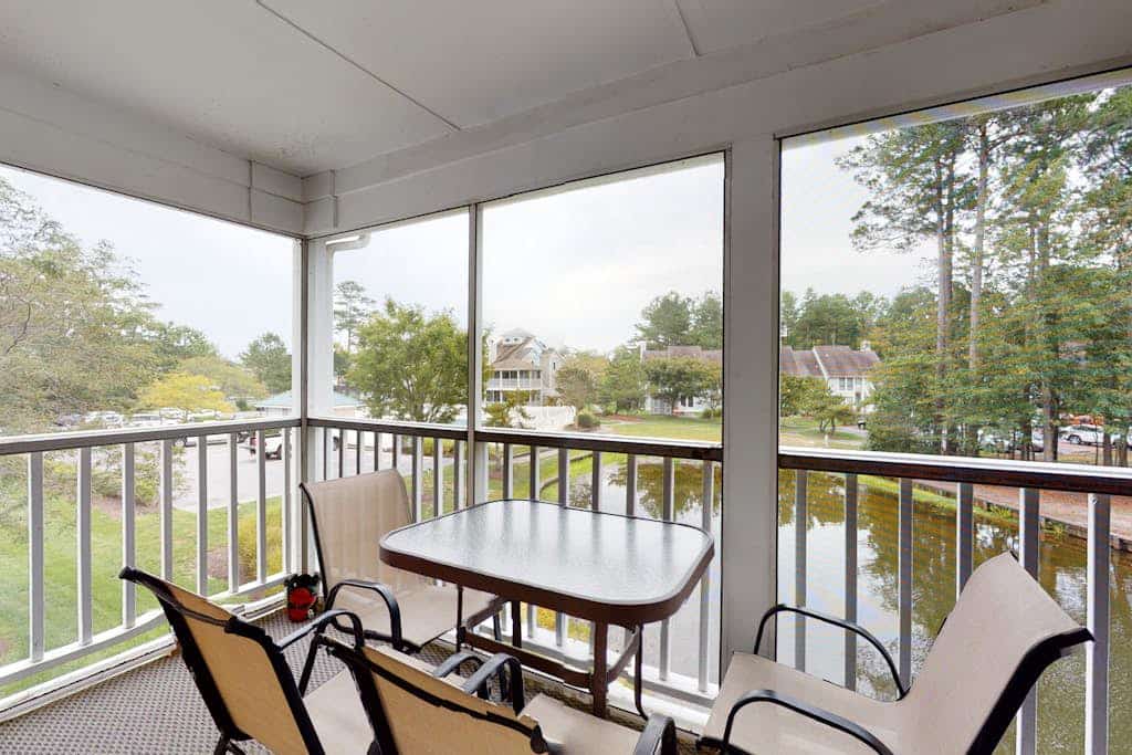 Sea Colony Tennis 2nd floor condo w/ gym, shared sauna, and balcony