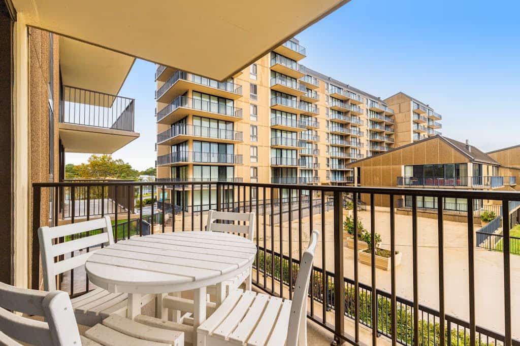 Sea Colony Ocean 2nd floor condo with elevator, pool, and gym