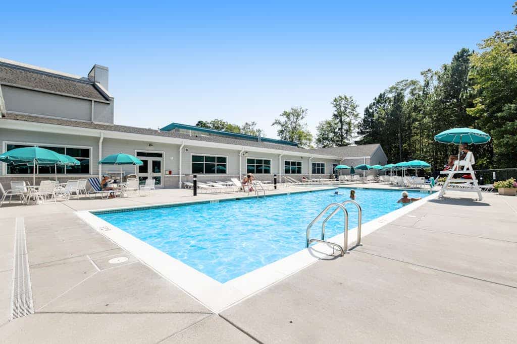 Sea Colony Ocean 10th floor condo w/ tennis court, basketball court, and gym