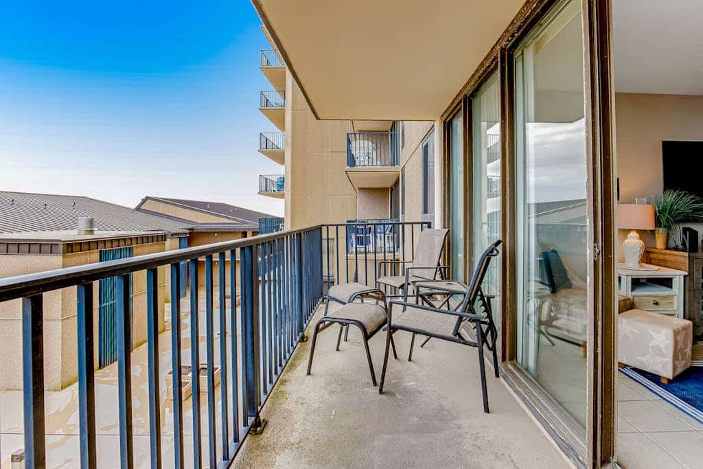 Sea Colony oceanfront 3rd floor condo w/ tennis court, shared sauna, elevator