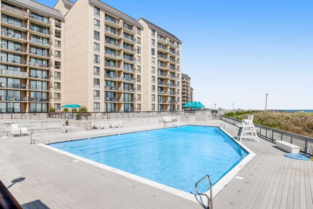 Sea Colony 5th floor condo w/ balcony and gym - partial ocean view
