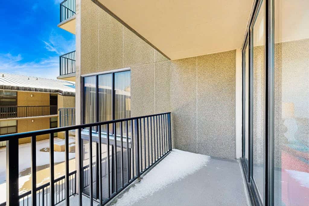 Sea Colony oceanfront 2nd floor condo w/ free WiFi, shared sauna, and pool