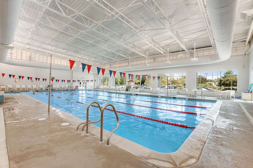 Sea Colony oceanfront 2nd floor condo w/ free WiFi, shared sauna, and pool