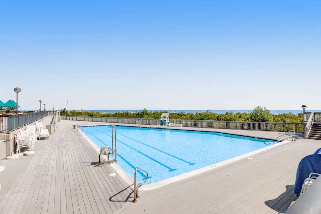 Sea Colony 1st floor condo w/ gym, tennis court, and balcony - ocean view