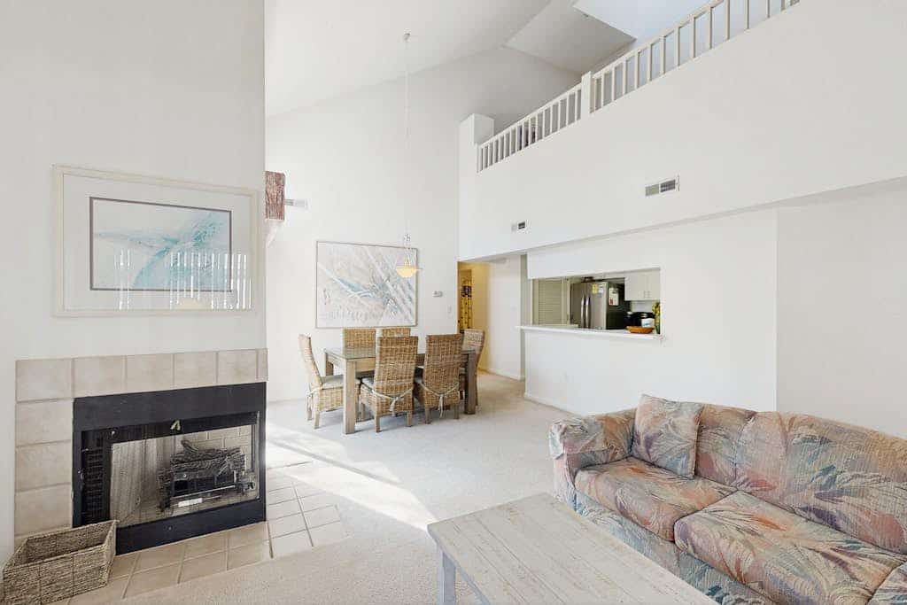 Sea Colony Tennis condo with tennis court, pool, washer/dryer & covered porch