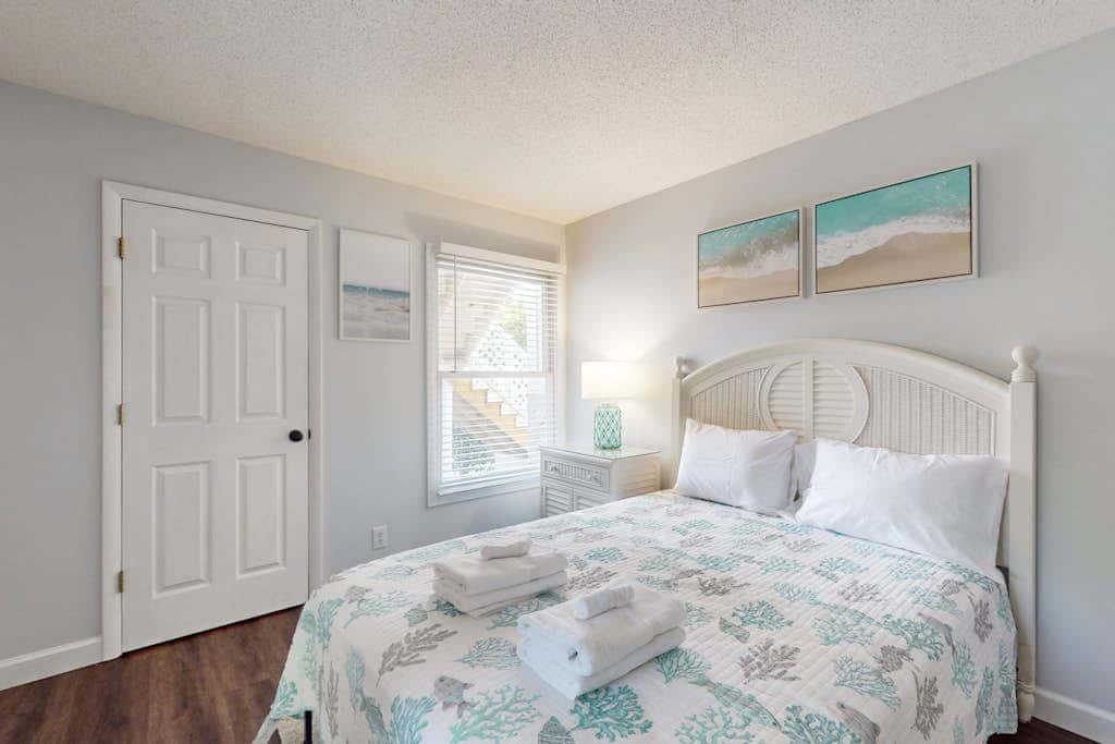 Sea Colony - 52022 Canal Ct