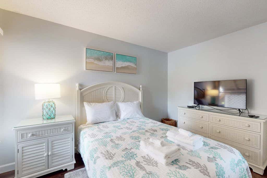 Sea Colony - 52022 Canal Ct