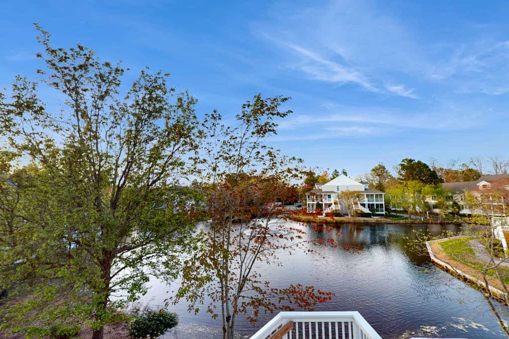 Sea Colony tennis 2nd-floor condo with gym, basketball court, & pool