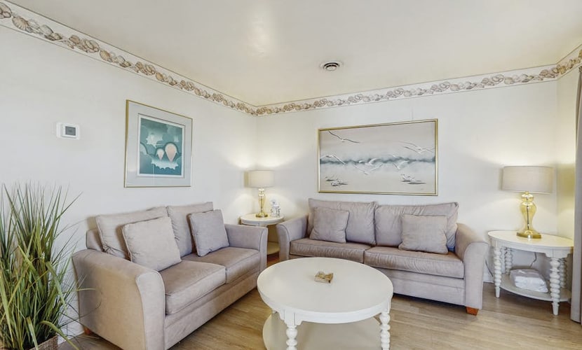 Fenwick Island Condo on 2nd Floor w/Free WiFi, Washer/Dryer, Central AC, & Cable