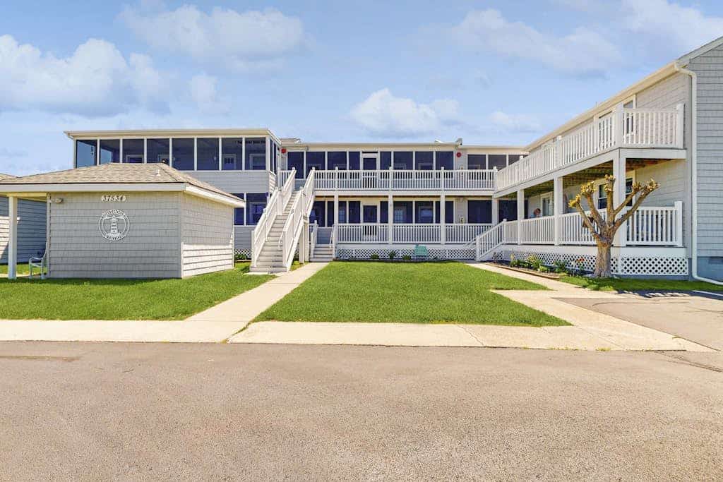 Fenwick Island Condo on 2nd Floor w/Free WiFi, Washer/Dryer, Central AC, & Cable