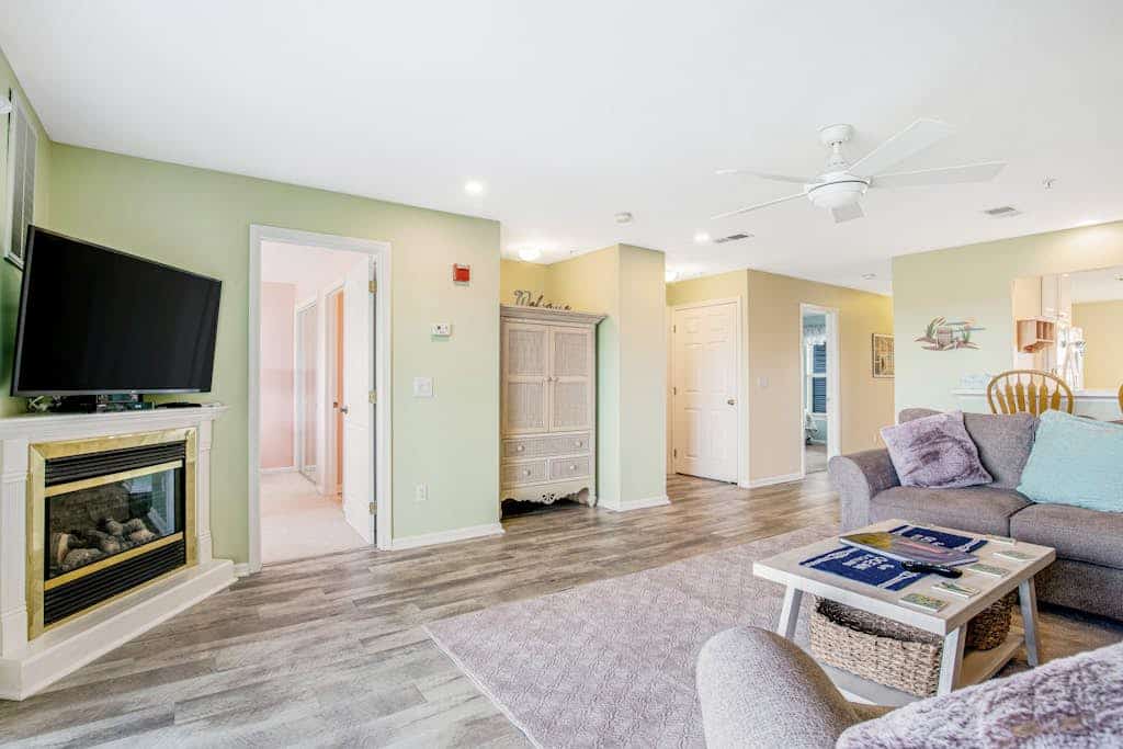 Bethany Bay second floor condo with pool, high-speed WiFi, central AC, & W/D