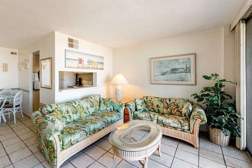 Sea Colony 6th floor condo w/ shared gym, basketball court - partial ocean view