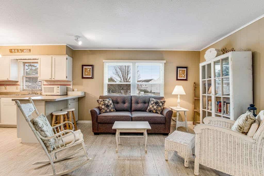 Bethany Meadows Condo w/Free WiFi, Shared Pool & Tennis Court, W/D, AC, Patio
