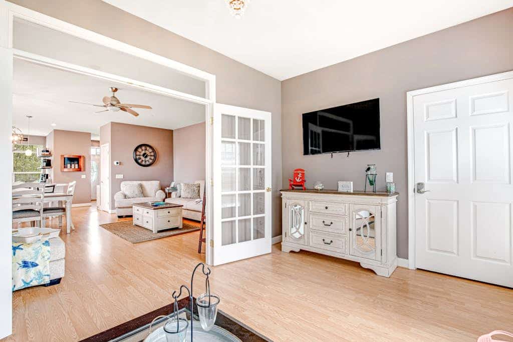 Bethany Breeze Townhouse with High-Speed WiFi, Shared Pool, & Washer/Dryer
