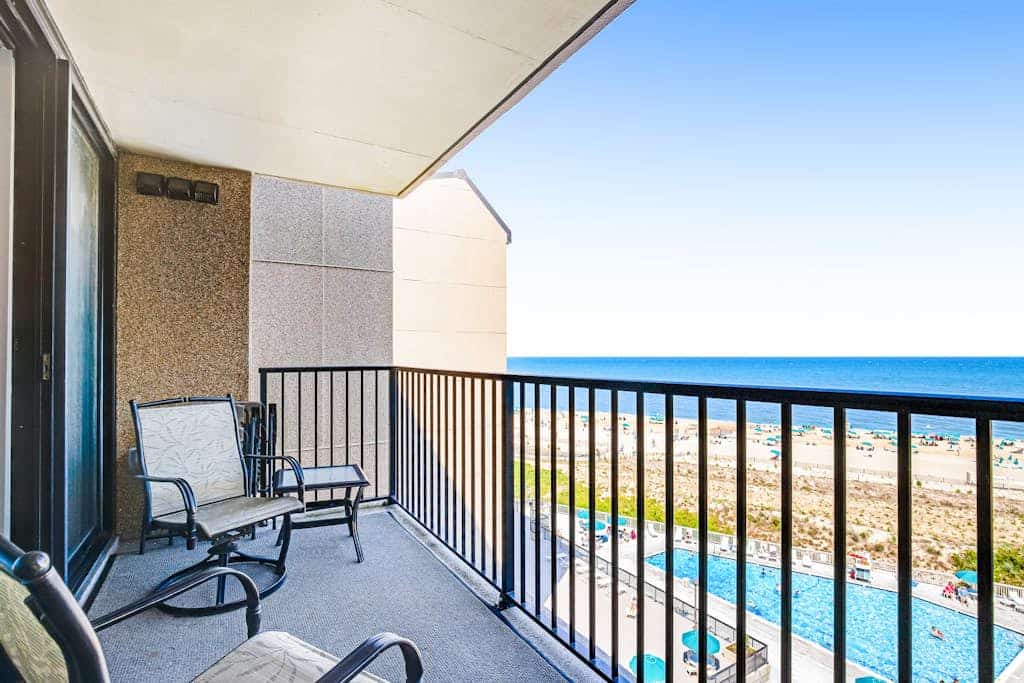 Sea Colony Oceanfront Condo w/Balcony, Free WiFi, Shared Pools, Hot Tub, Gym