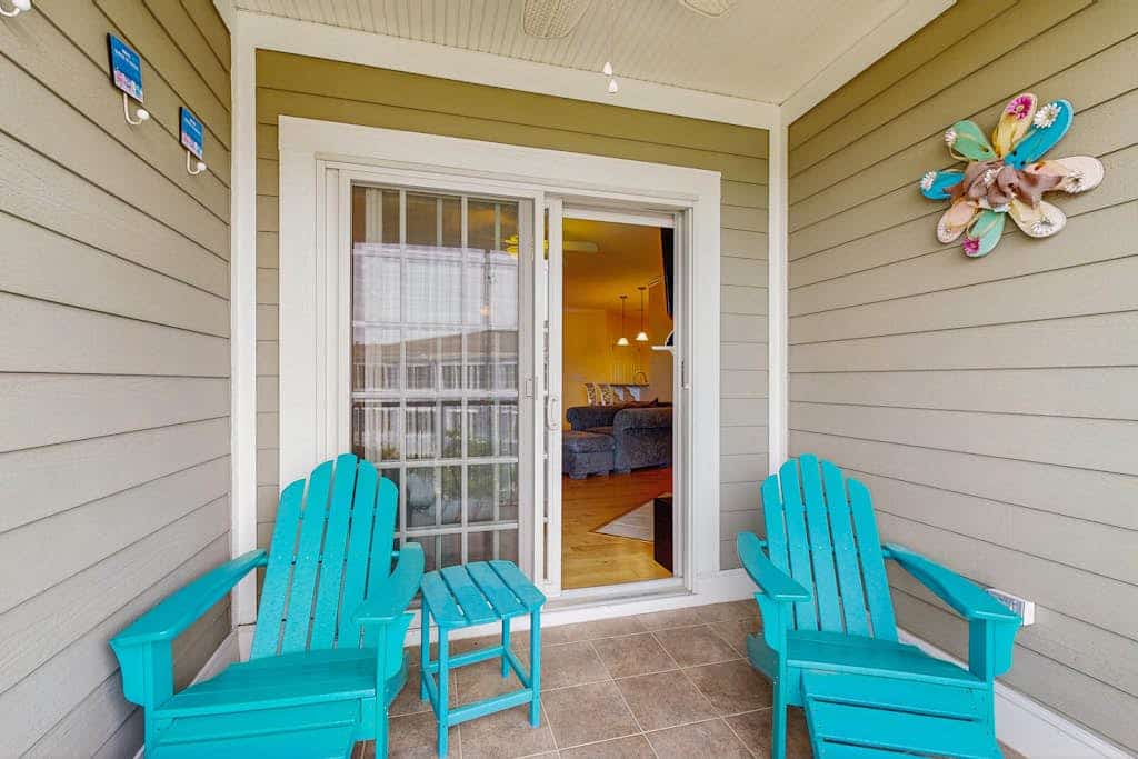 Bayside Condo w/ Balcony & Amazing Shared Pools, Hot Tub, Golf, Tennis, Fitness