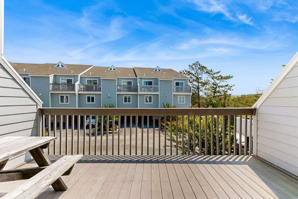 Indian Harbor Villas home close to the beach with private washer/dryer & WiFi