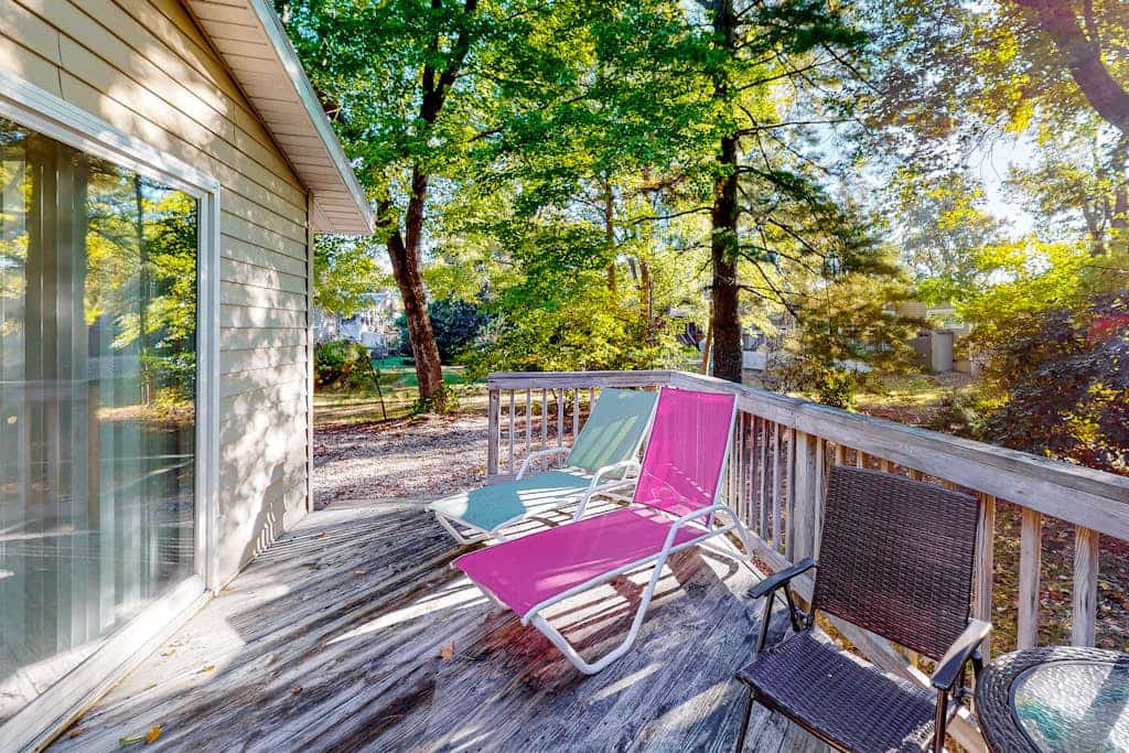 Bethany west home close to the beautiful water w/free WiFi, private WD