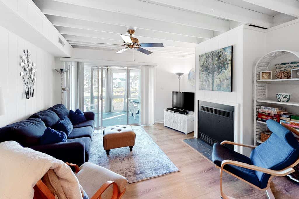Mallard Lakes Home w/Shared Pool, Free WiFi, Private Washer/Dryer